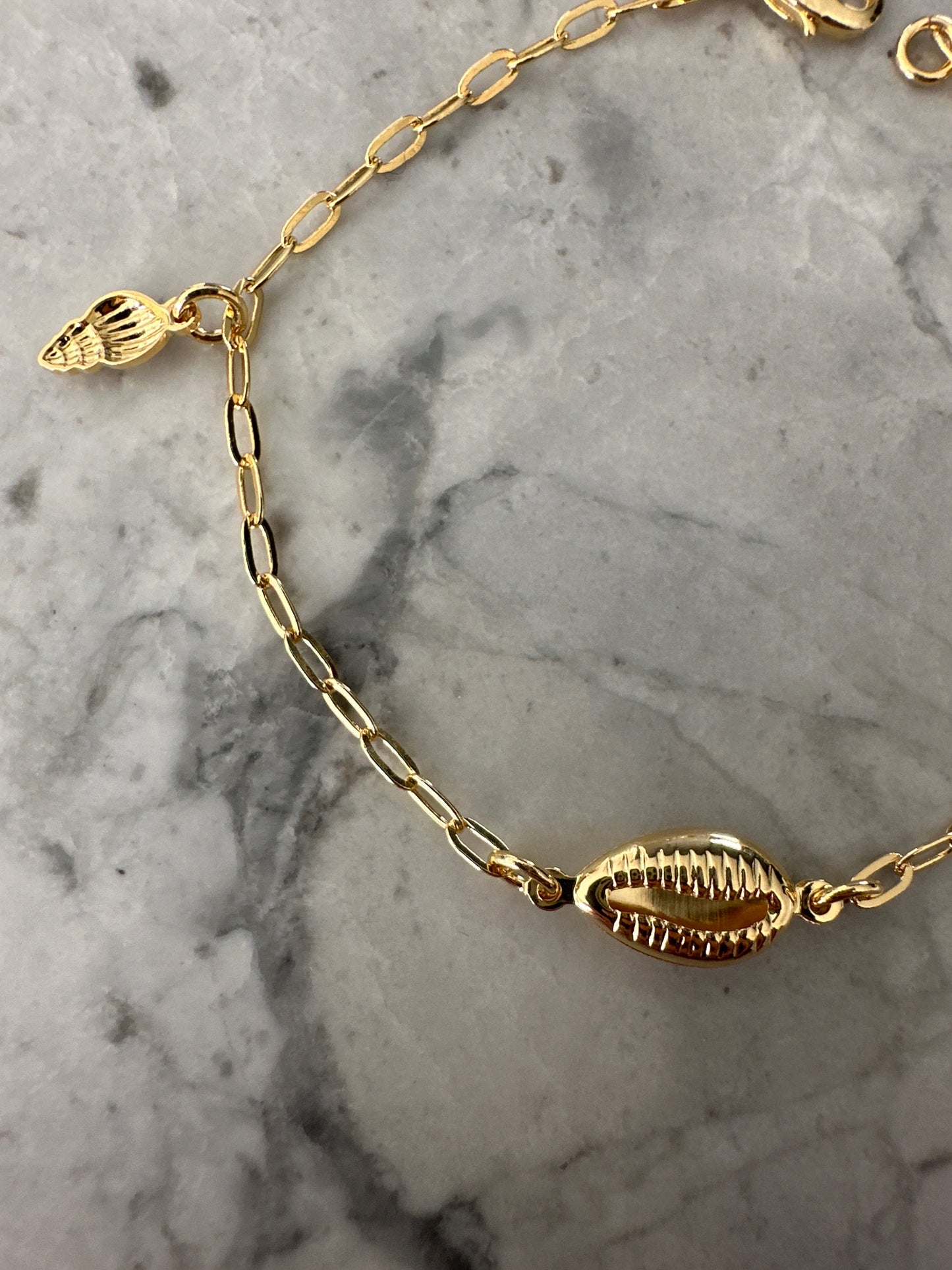 Luxury Resort (White Lotus) Inspired Shell Charm Bracelet Gold