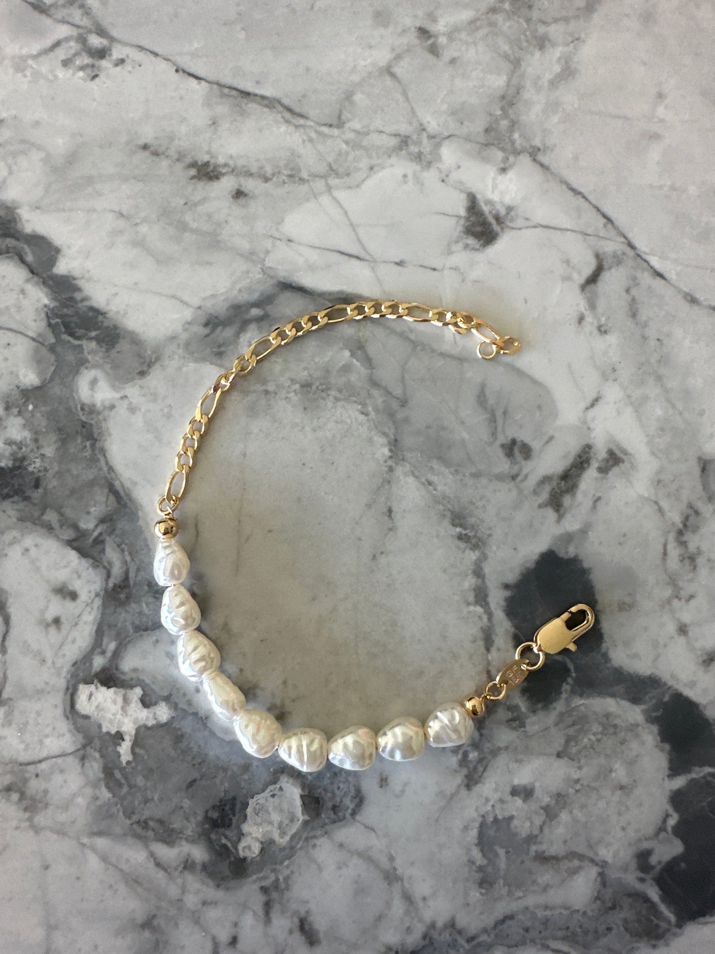 Pearl gold Bracelet