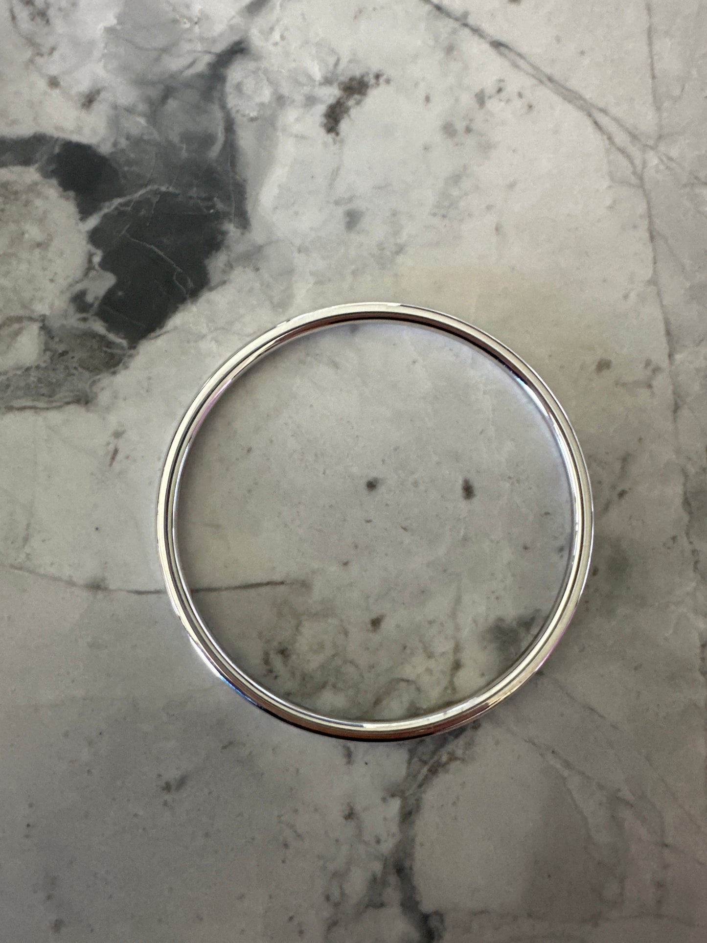 Classic silver bangle