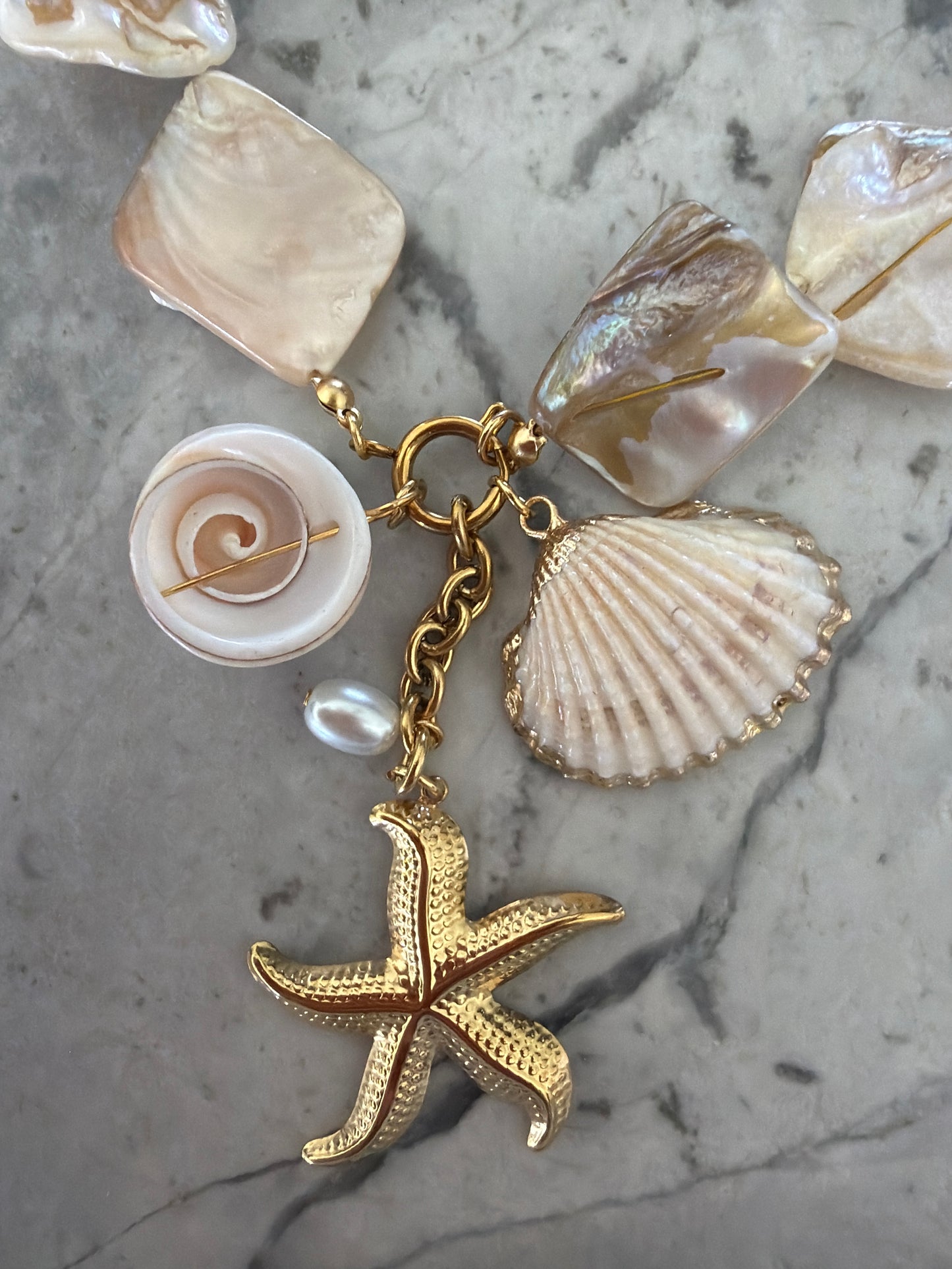 Chokehold Statement Necklace – Resort Shells & Starfish