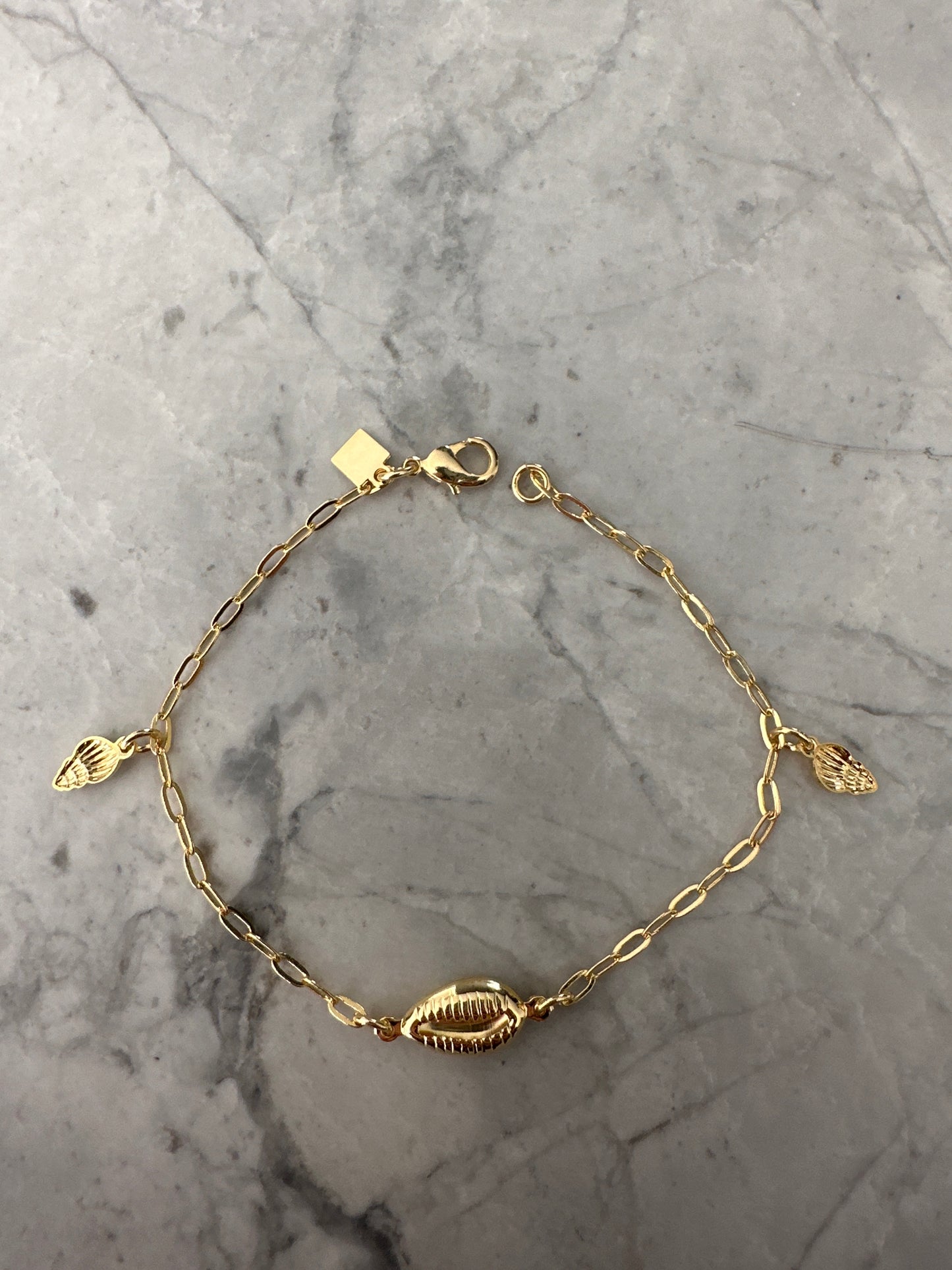 Luxury Resort (White Lotus) Inspired Shell Charm Bracelet Gold
