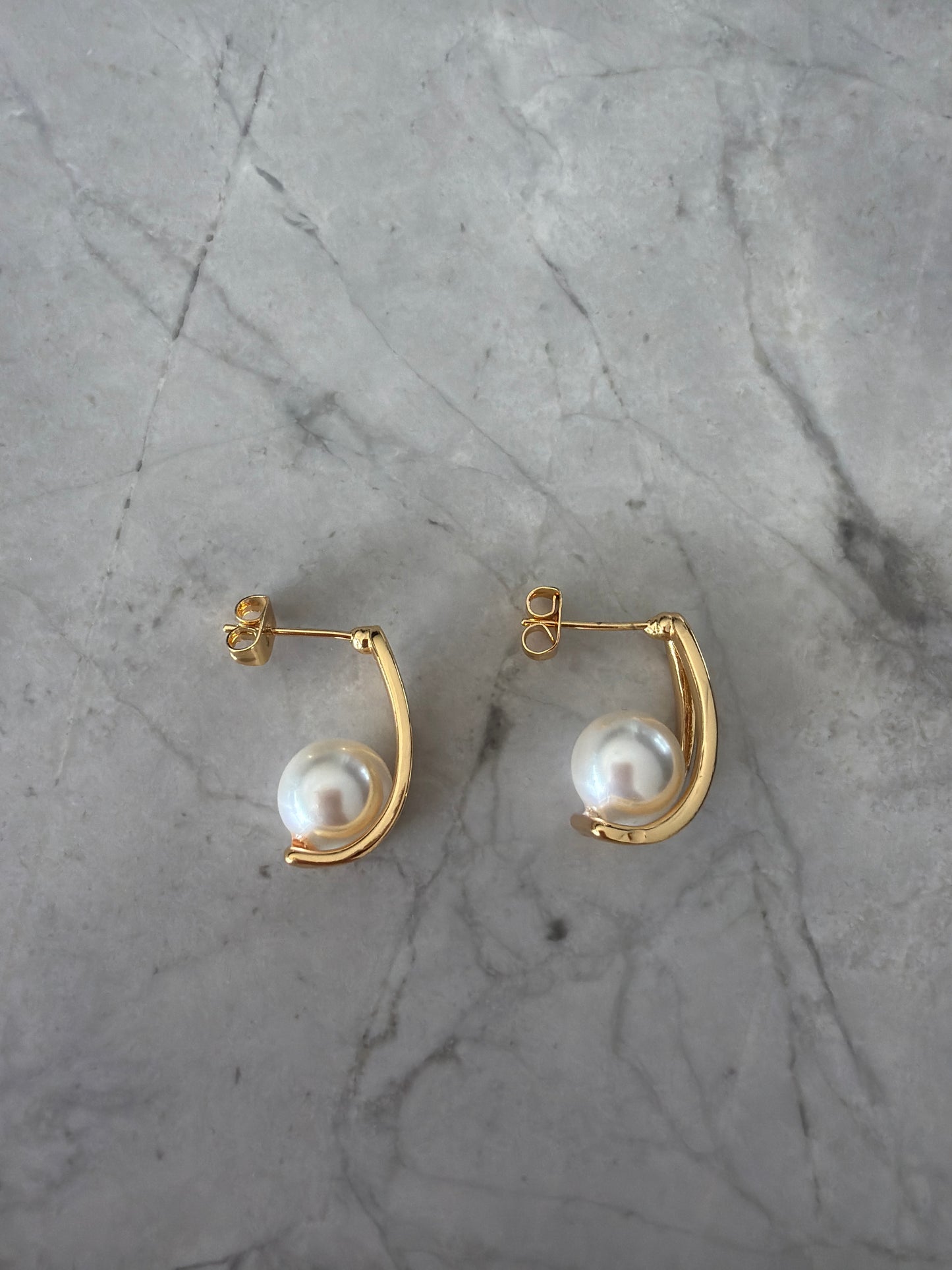 Everyday Modest Pearl Earrings 18k Gold Filled