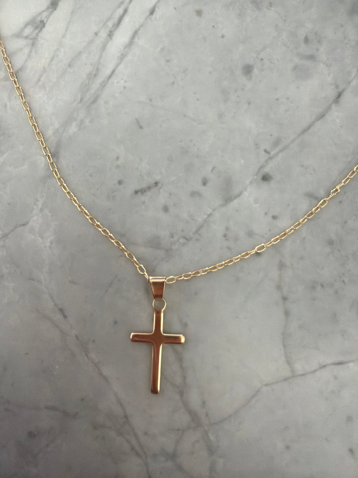 Cross Pendant Necklace in 18k gold-filled