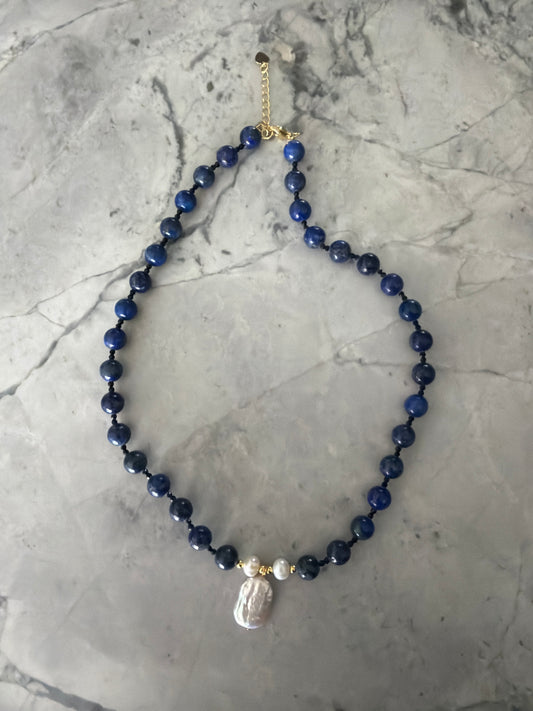 Statement natural pearl necklace