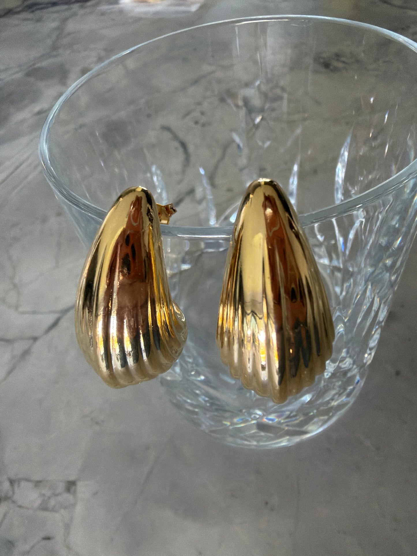 Amelia Ribbed Vintage Teardrop Statement Earrings – Lightweight MAFS SALE