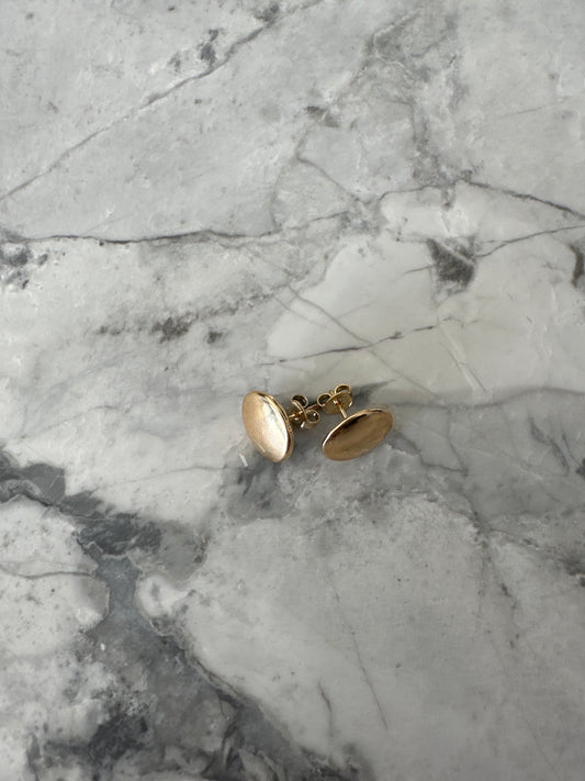 Flat Circle Gold Stud Earrings