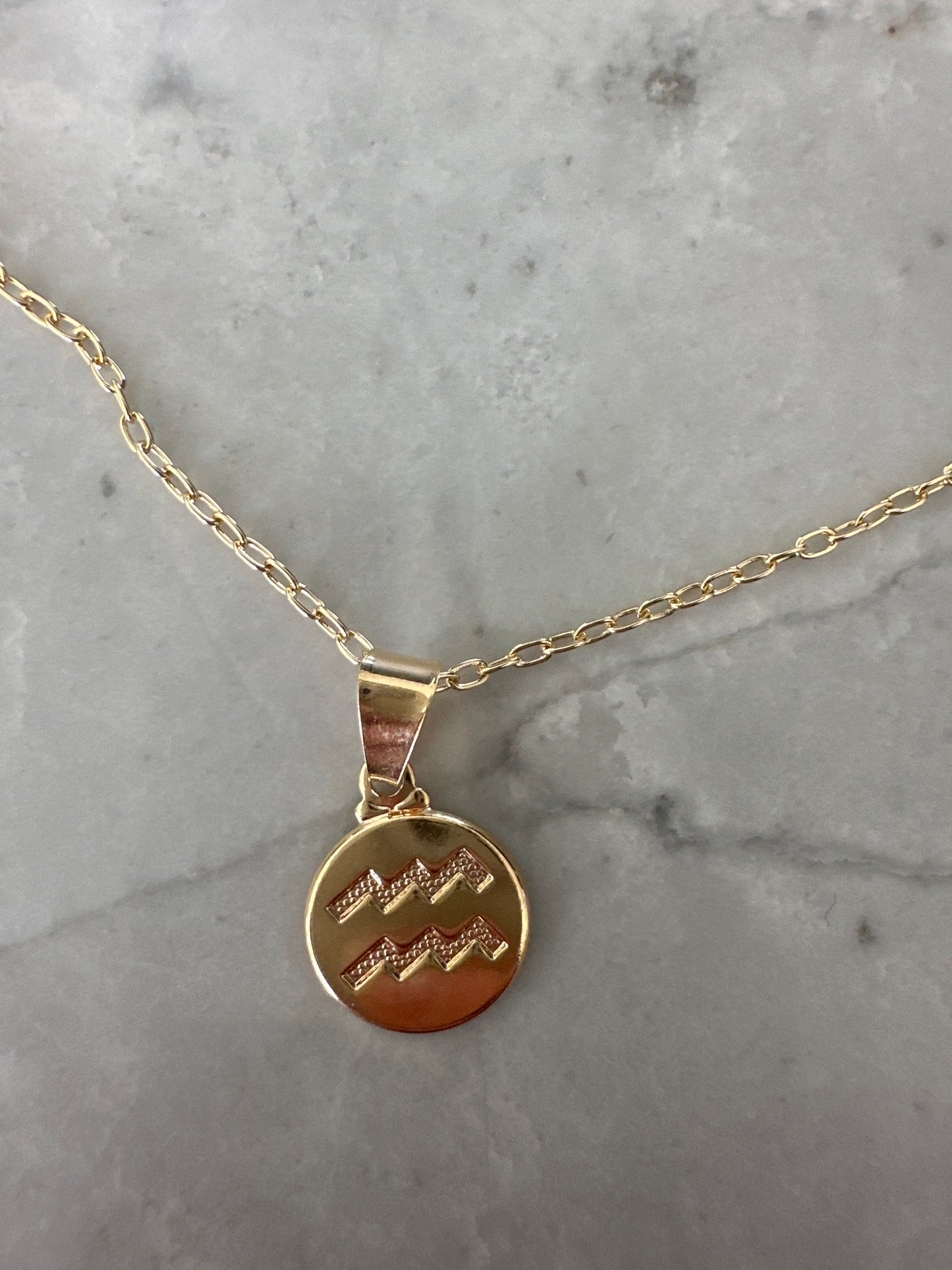 Wave Pendant Necklace Gold