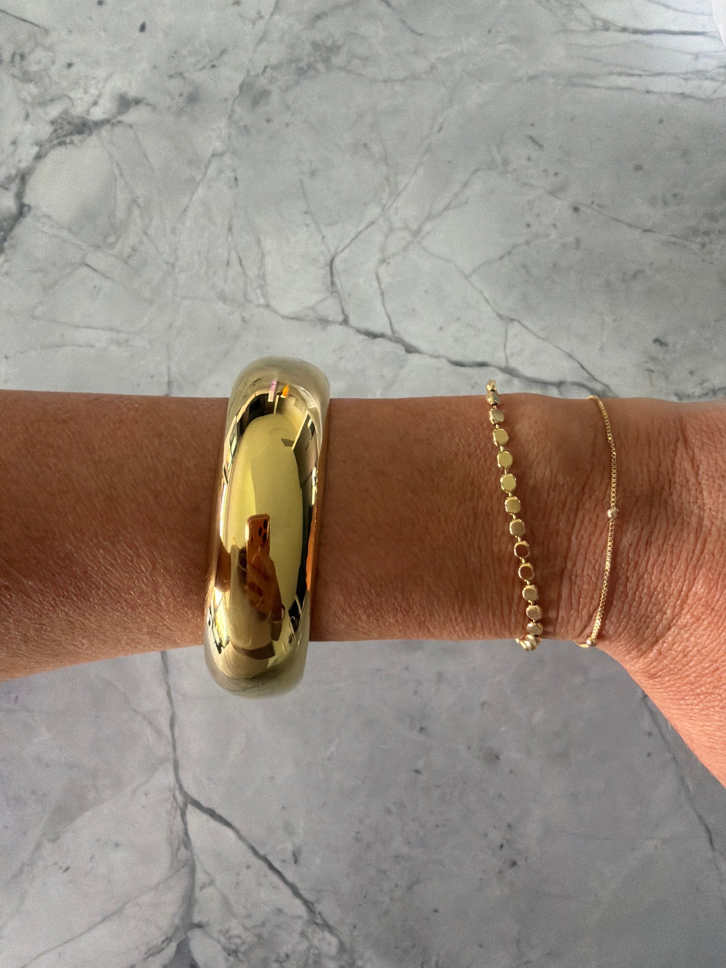 Arcina Statement Round Bangle Gold (set of 2)