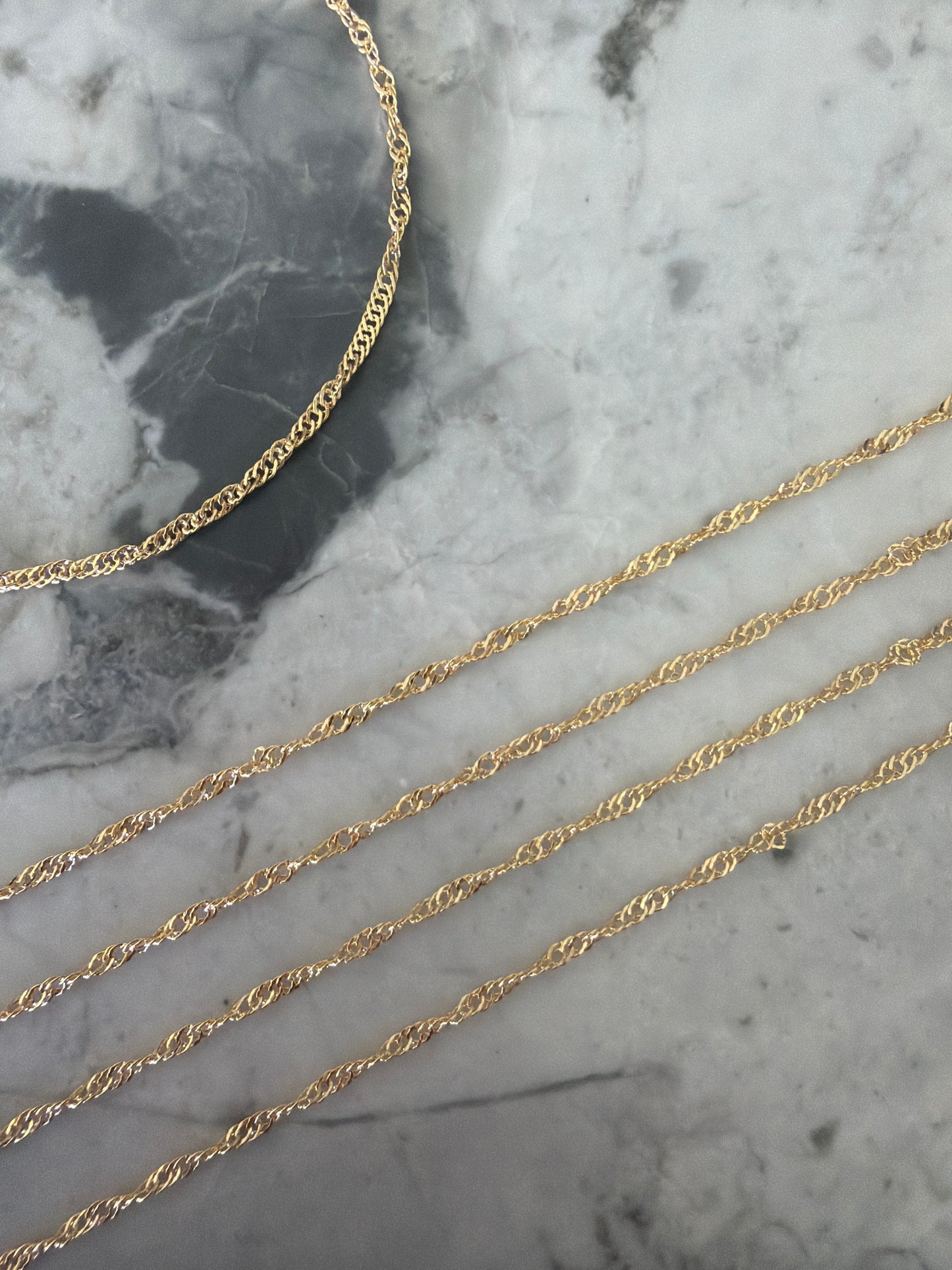 Dainty Twist Chain Bracelet