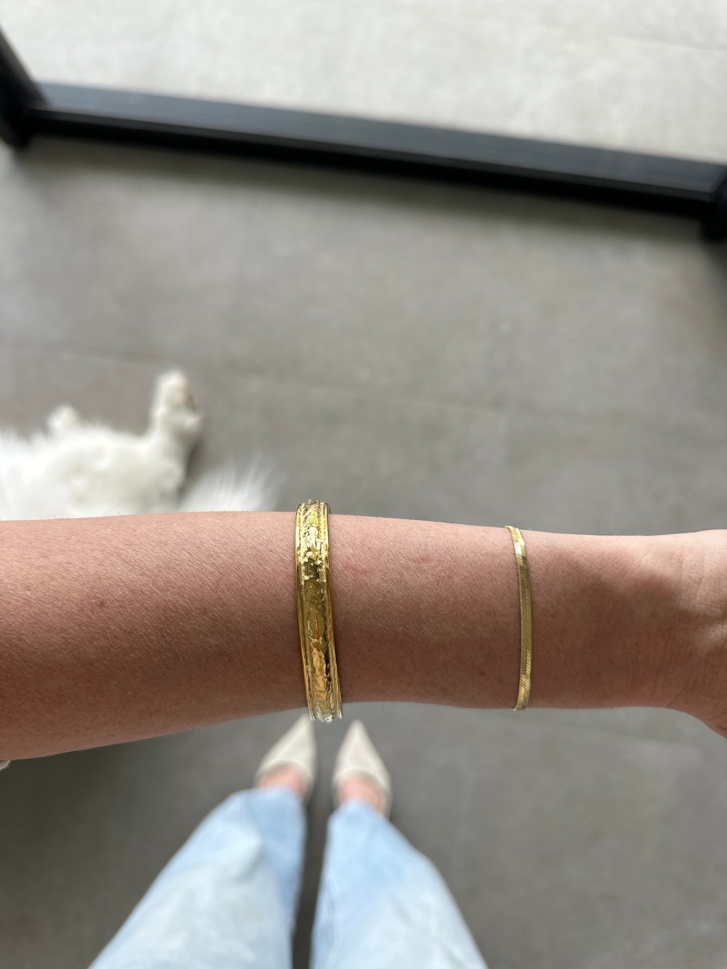 Chantelle Pave Hammered Bangle Gold