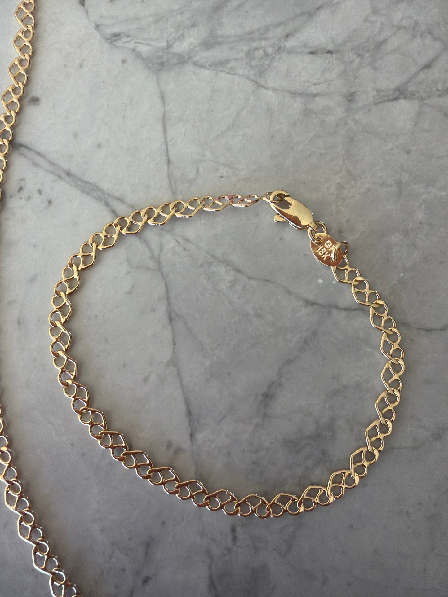 Heart Pretzel Chain Bracelet 18k gold-filled