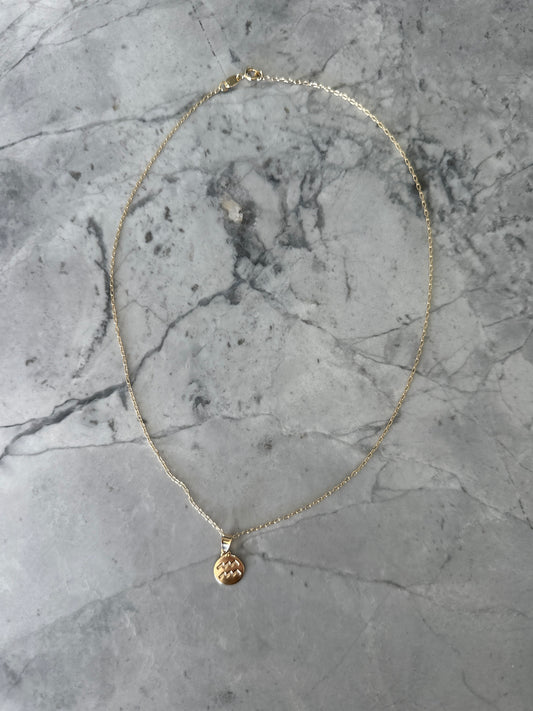 Wave Pendant Necklace Gold