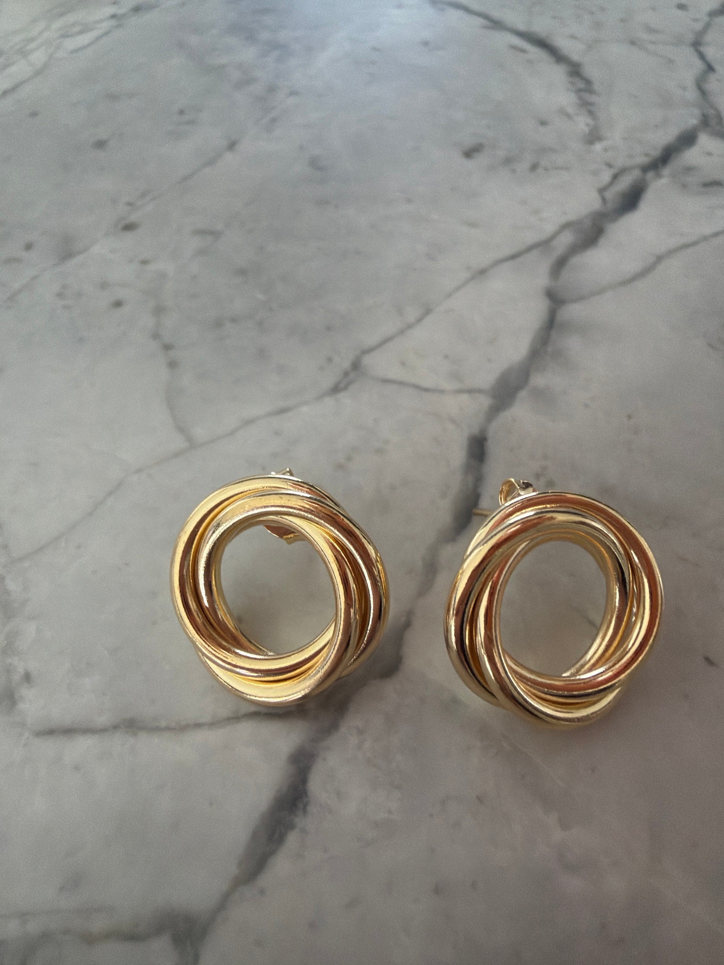 Kelli Everyday Round Knot Medium Gold Earrings