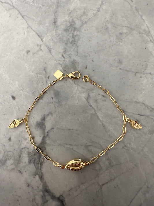 Luxury Resort (White Lotus) Inspired Shell Charm Bracelet Gold